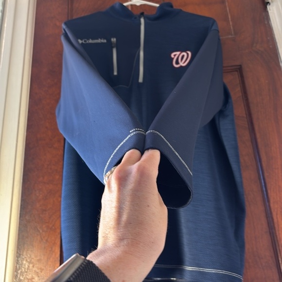 Columbia Nationals Men’s Large Omni-Heat Navy Pullover in excellent condition. - Picture 6 of 10